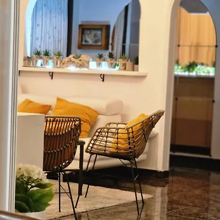 Canaria Laynoe Guaza