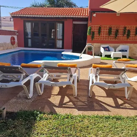 Canaria Laynoe فيلة