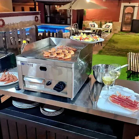 فيلة Canaria Laynoe