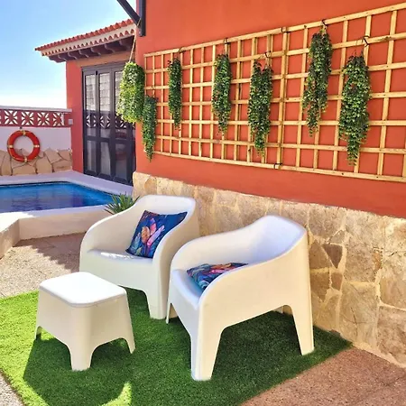 فيلة Canaria Laynoe