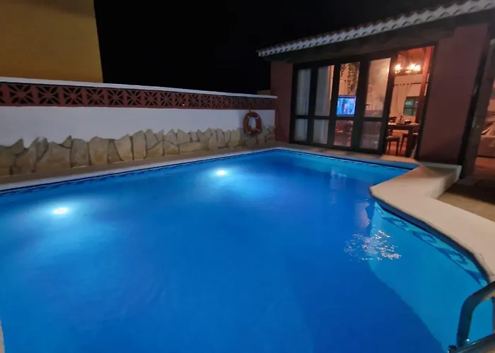 Canaria Laynoe Guaza