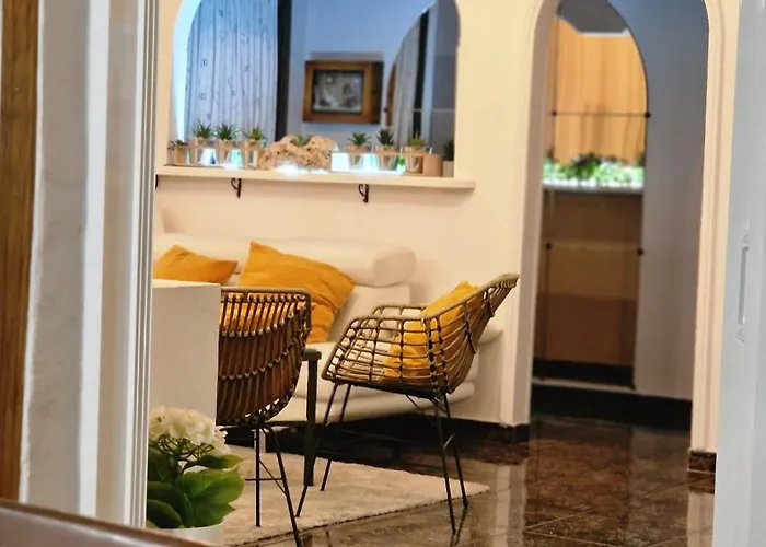 Canaria Laynoe Guaza