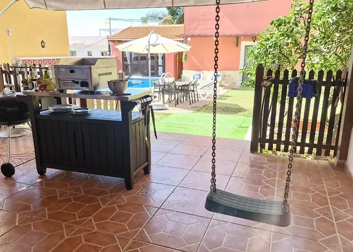 Canaria Laynoe Guaza