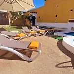 Canaria Laynoe